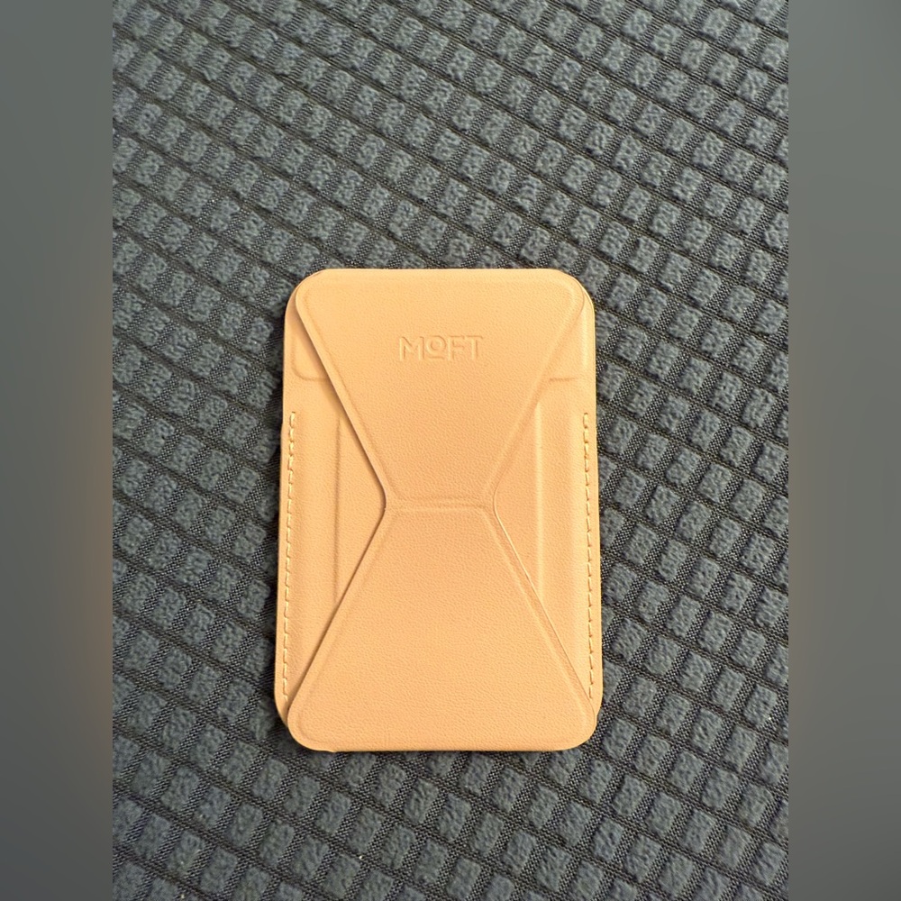 Moft MagSafe wallet and stand